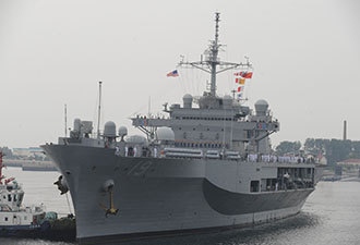 美兩棲指揮艦訪青 可停直升機