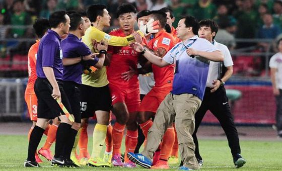 足協(xié)杯魯能點(diǎn)球勝國安&nbsp;周挺戴琳均紅牌罰下