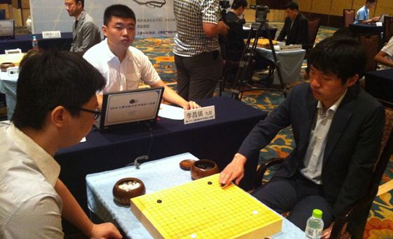 “三星杯”圍棋賽首輪開(kāi)戰(zhàn) 韓國(guó)二李執(zhí)黑先行 “三星杯”圍棋賽首輪開(kāi)戰(zhàn) 韓國(guó)二李執(zhí)黑先行