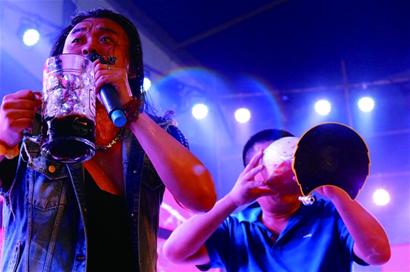 進(jìn)城哈啤酒越夜越歡樂