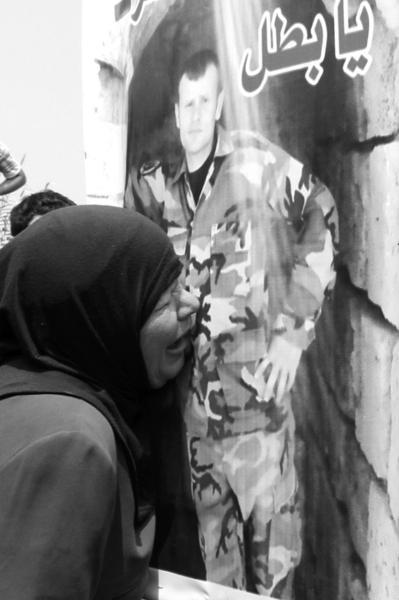 ISIS再發(fā)斬首視頻要求釋放同伙 美軍發(fā)動新空襲