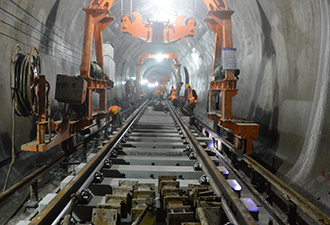 3號(hào)線鋪軌5km 離開通越來越近