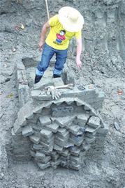 膠州發(fā)掘較完整清代墓穴 千年壕溝見天日