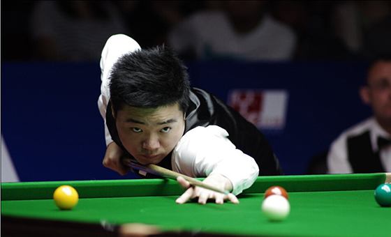 逆轉(zhuǎn)！上海賽丁俊暉苦戰(zhàn)4小時(shí)晉級(jí)8強(qiáng)