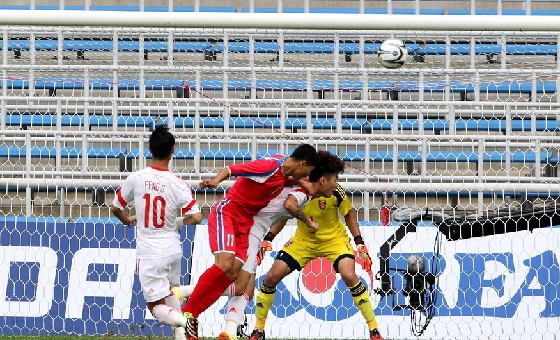 亞運會-全場狼狽遭圍攻 國奧0-3完敗朝鮮