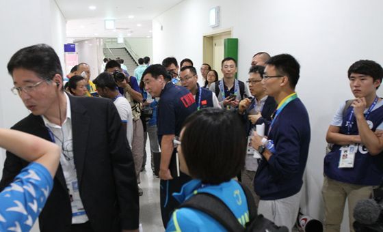 青島日報/青報網(wǎng)記者孫飛直擊王義夫申訴全程