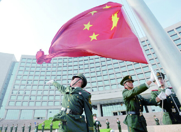 青岛最大国旗仪仗队正装彩排