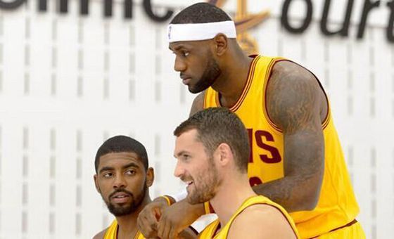 騎士三巨頭首次進(jìn)行合練 詹皇表態(tài)在克城退役