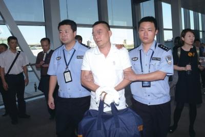 102名外逃經(jīng)濟(jì)犯罪嫌犯歸案 41人被勸返