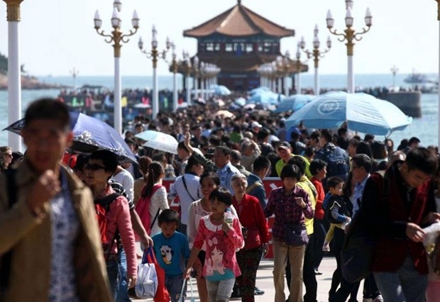 棧橋變?nèi)藰?  title=