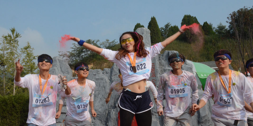 視覺盛宴——靚男美女點燃世園會彩色馬拉松
