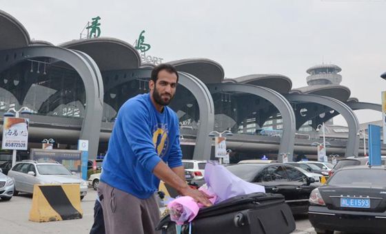 “亞洲第一中鋒”抵青 哈達迪：喜歡青島！