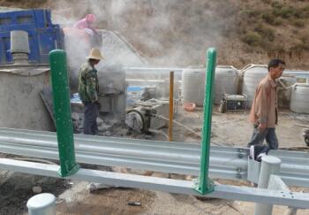 山西岢臨高速被指系豆腐渣工程：石縫用墨汁畫出