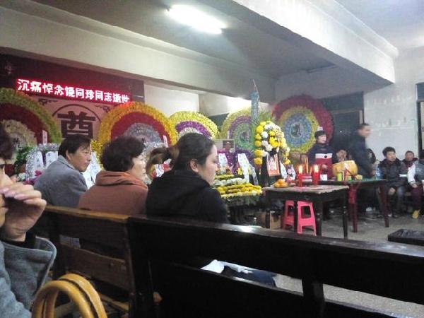 荊州女部長(zhǎng)自殺：死時(shí)上身赤裸 丈夫稱不簡(jiǎn)單