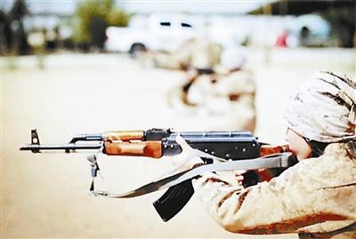 伊斯蘭國發(fā)布宣傳視頻 訓(xùn)練娃娃兵震驚全球(圖)