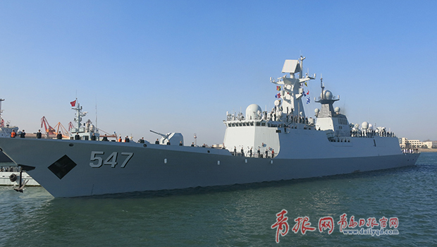 图为临沂舰,舷号547,是中国自行设计建造的新型护卫舰.