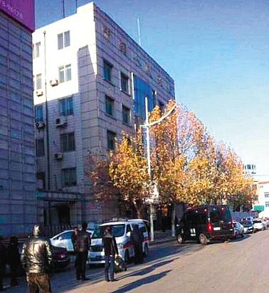 遼寧一銀行員工槍殺兩同事 揣兩把獵槍挨屋殺人