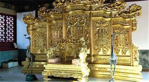 故宫附近寺庙设私人会所 内部设奢华龙椅