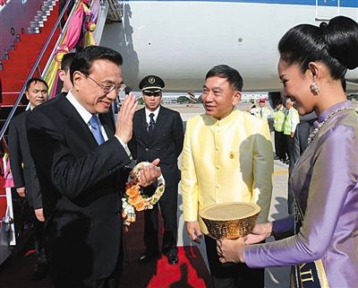 李克強(qiáng)赴泰簽高鐵中泰鐵路合作“好事多磨”