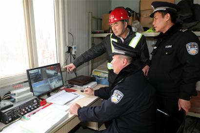 揭秘地鐵施工安保全過程 民警監(jiān)督爆破