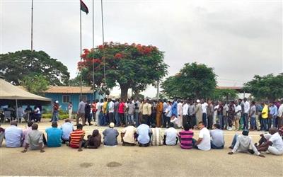 中方就安哥拉抓扣中國人提交涉 30余中國人被押