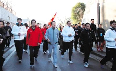 楊衛(wèi)澤被查前300天：“切割”季建業(yè) 求自保未果