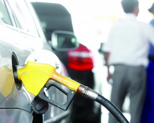 五問油價(jià)下跌：跟隨解讀探究真相