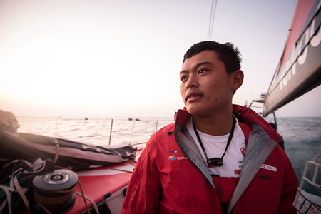 駕東風(fēng)折桂 青島小伙改寫航海史