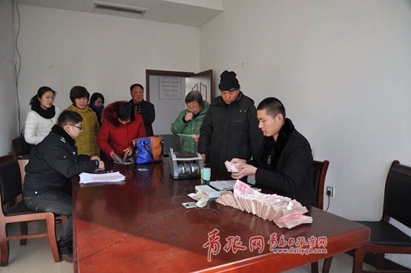 拉網(wǎng)式執(zhí)行積案 萊西法院發(fā)放涉民生執(zhí)行款90余萬