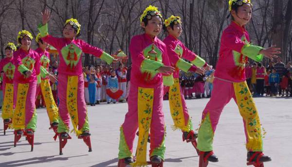 “娃娃廟會(huì)”讓孩子傳承年俗文化