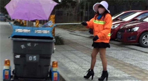 時尚環(huán)衛(wèi)姐穿絲襪高跟上陣 系幫同事代班