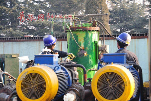 拼環(huán)保走高端 膠州現(xiàn)場(chǎng)銷(xiāo)毀含氟利昂發(fā)泡設(shè)備