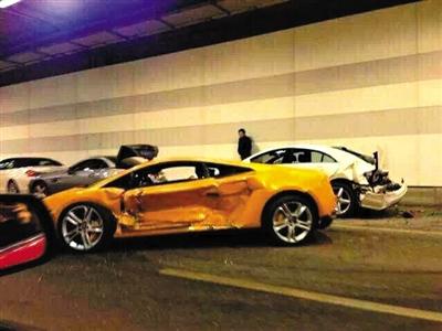 北京豪車相撞維修至少200萬 車主系在校大學(xué)生