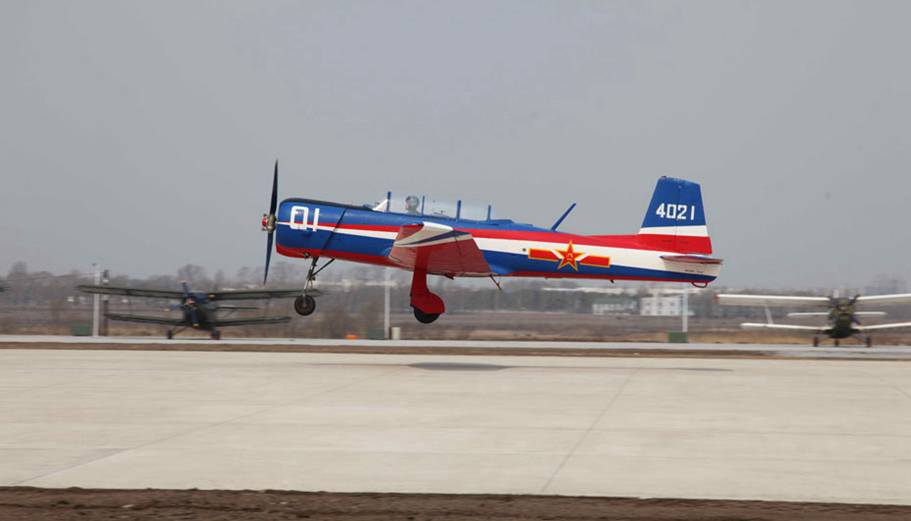 空軍首批“清華班”飛行學(xué)員單飛