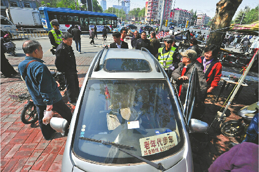 濟南“史上最嚴代步車整治措施”蹣跚上路尷尬執(zhí)法