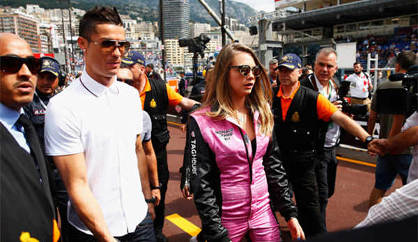 西甲未奪冠？C羅攜英國車模觀看F1心情大好