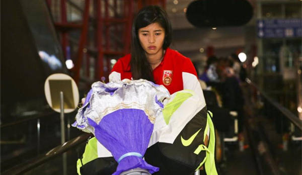 女足結束世界杯歸國抵京 大批熱情球迷接機