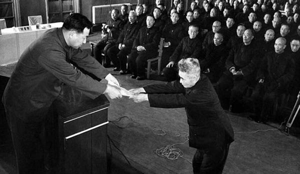 新中國(guó)成立以來(lái)的七次特赦都赦了哪些名人？