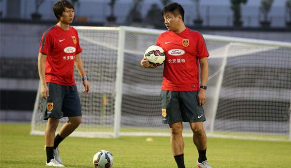 組圖：國足備戰(zhàn)世預(yù)賽 助教李金羽現(xiàn)身