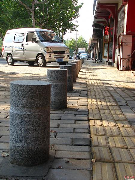 隔離墩004.jpg - 文件大小866.6KB (點(diǎn)擊縮略圖放大查看)