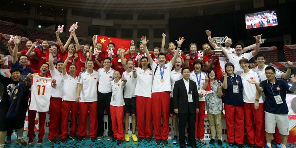 高清：中國女排捧起世界杯冠軍 朱婷獲最有價(jià)值球員