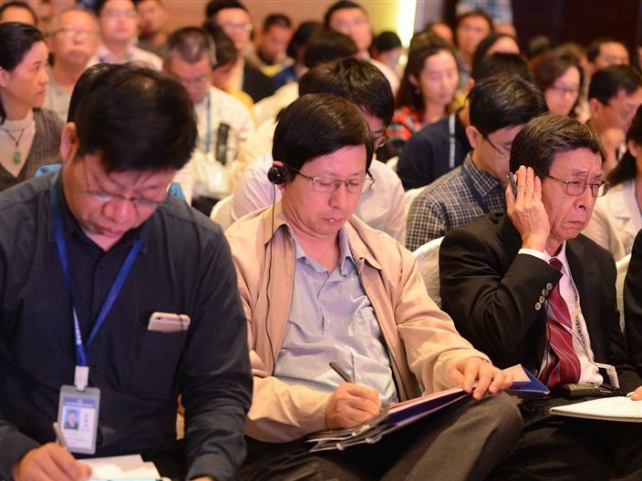 大會現(xiàn)場表情特寫