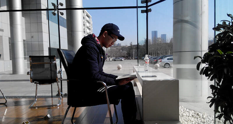 策劃：舍棄回家過年，只為人生“充電”