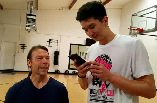 人氣?。O悅直播恢復(fù)訓(xùn)練 30萬網(wǎng)友觀看