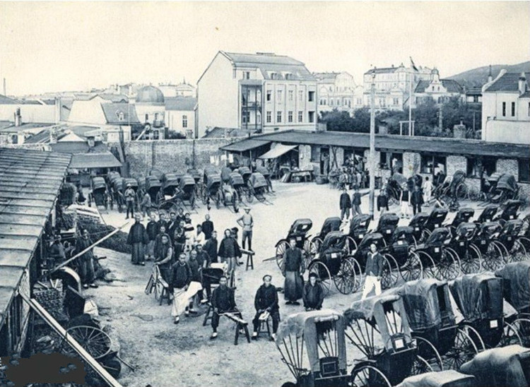 解讀：1900年《青島人力車站》老照片