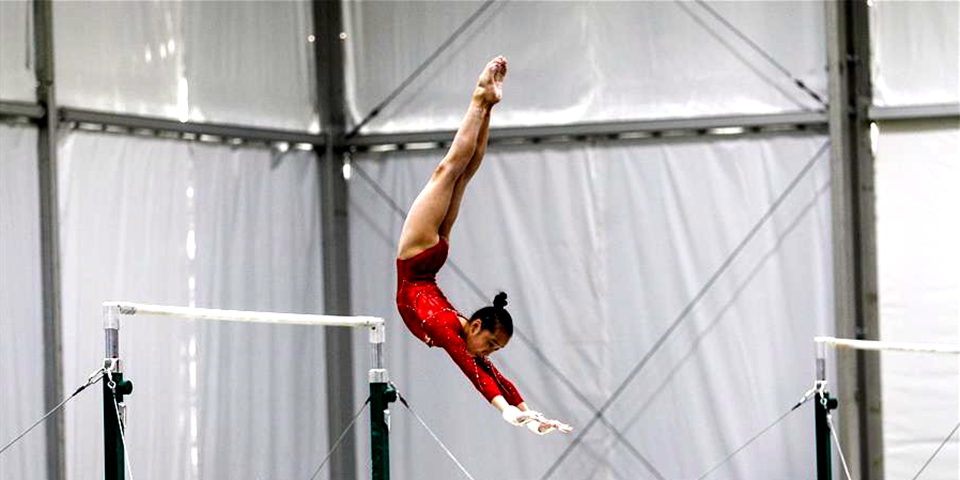 旋轉(zhuǎn)跳躍 體操選手備戰(zhàn)里約