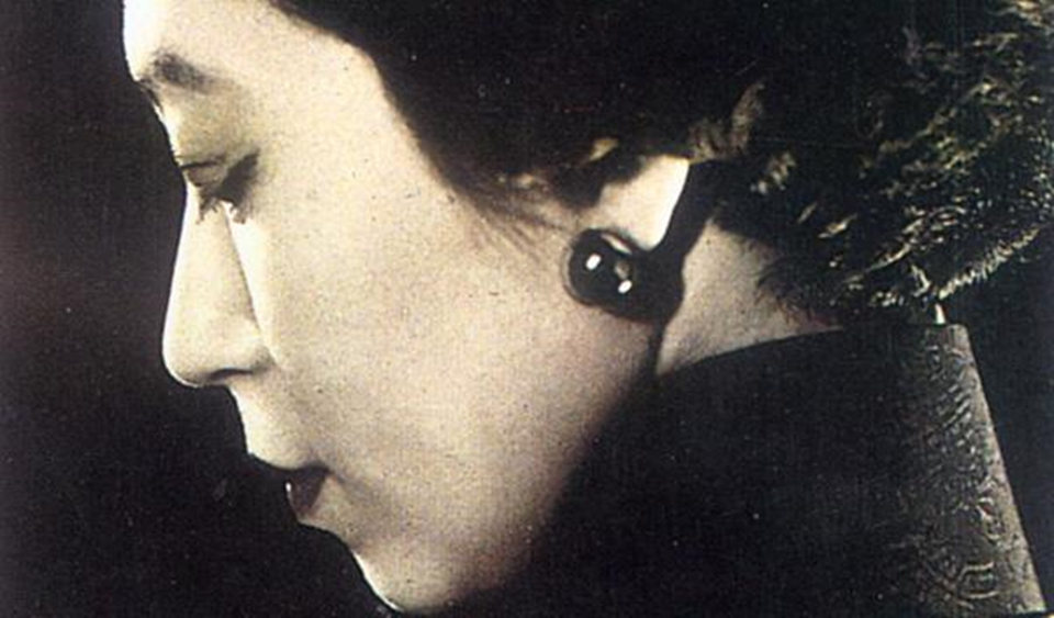 張愛(ài)玲國(guó)文考試曾不及格 終其一生無(wú)文憑