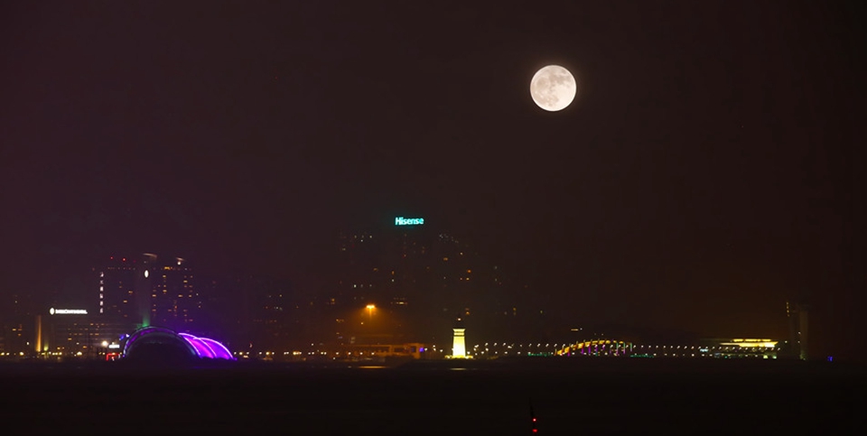 組圖：美爆了！“超級月亮”驚艷青島夜空