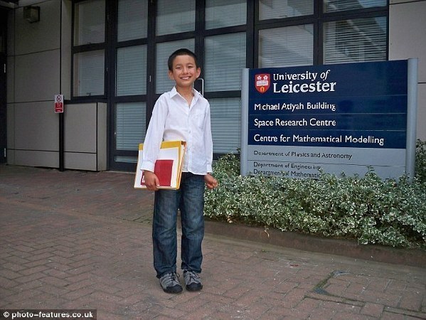 英大學(xué)最年輕教師僅14歲 被稱“人類計(jì)算機(jī)”