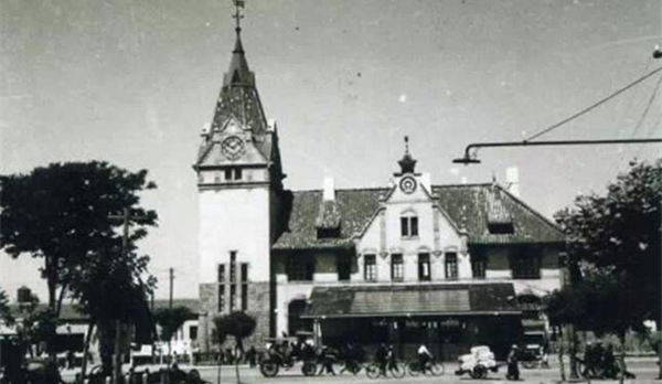 20世紀50年代青島老照片：火車站 中山路